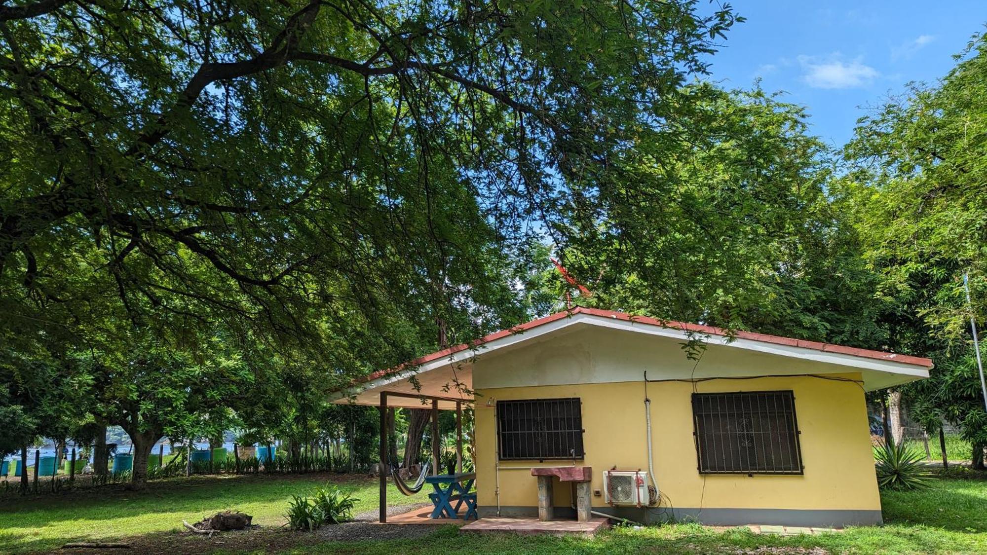 Iguana Street Houses Coco Luaran gambar